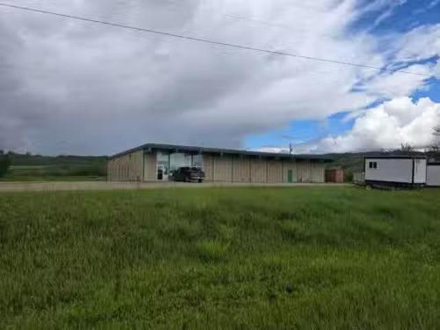 9020 90 Street, Peace River, AB, T8S 1S2 commercial for leas.