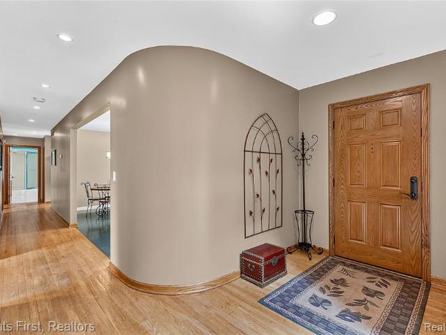9022 Kingston Court
