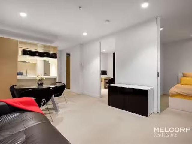 902/33 Mackenzie Street, Melbourne, VIC 3000