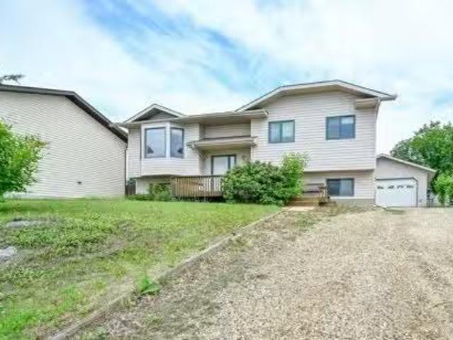 902 Birch Street, Beaverlodge, AB, T0H 0C0 house for sale L.