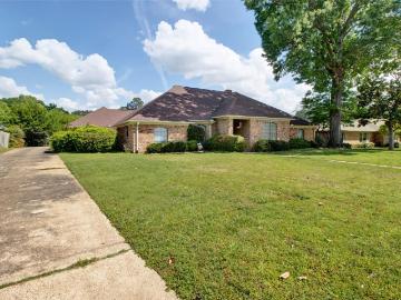 902 Kingsbury Court