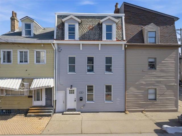 902 James St, Allegheny, PA