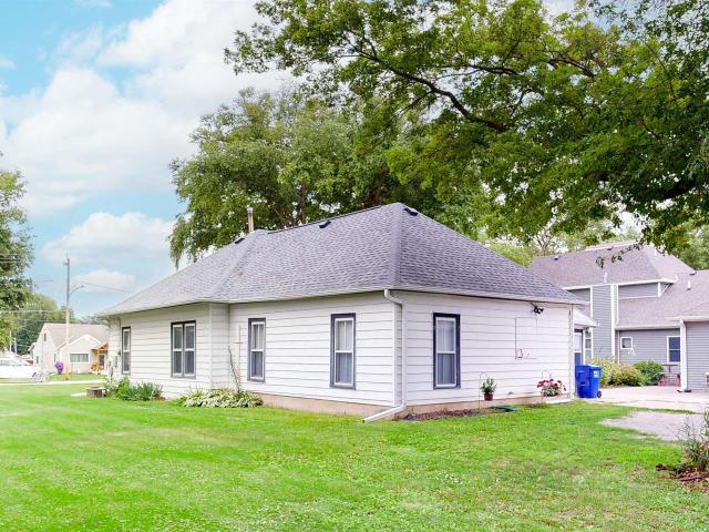 902 N Frost Avenue