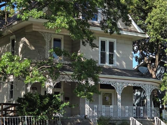 902 W Maple Avenue