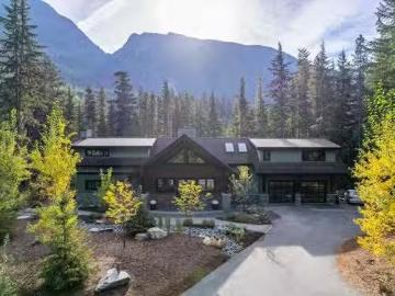 9036 Riverside Drive, Whistler, BC, V8E 1M1 Single Family Pr.