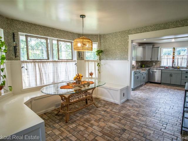 9039 Riverview Court
