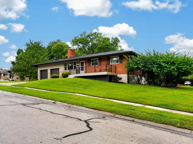 9031 Rolling Lane