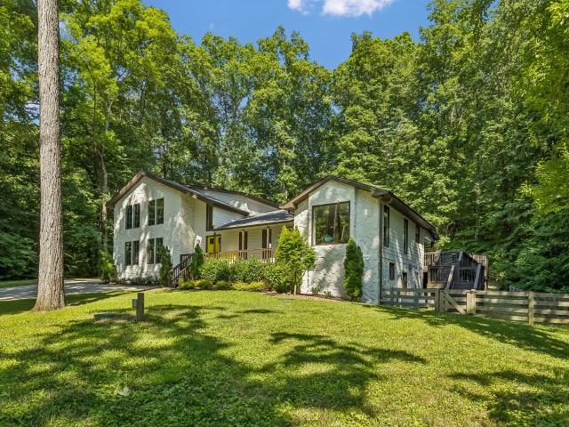 9033 Old Charlotte Pike