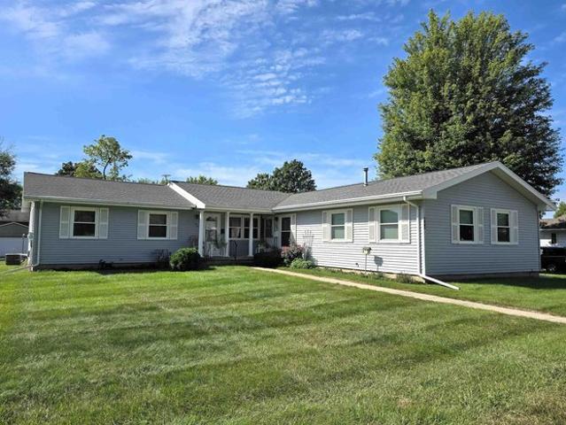 903 905 Poplar St, La Porte City, IA 50651
