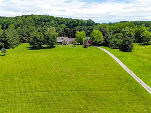 903 Country View Road