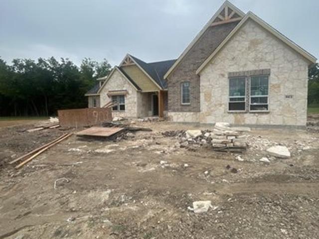 903 Carswell Ct, Van Alstyne, TX 75495