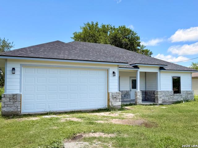 903 E Bowie St