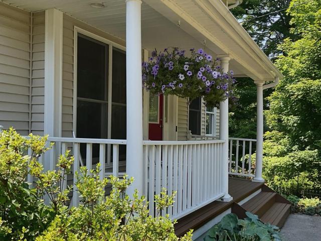 903 Old Post Road