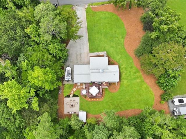 903 Pine Circle