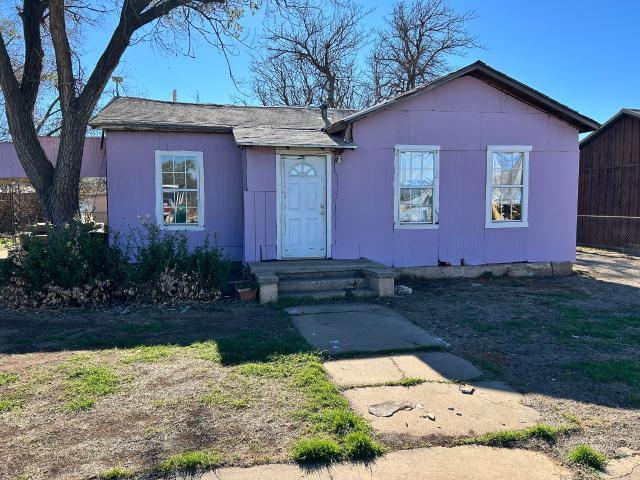 903 W 8th Street