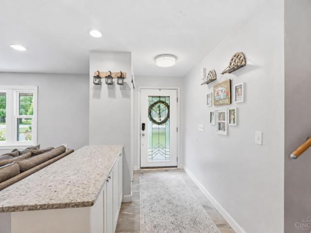 9040 Foxhunter Lane