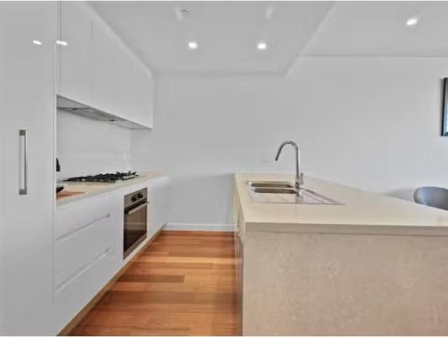 904/10 Regent Street, Wollongong Apartment for rent Listed by.