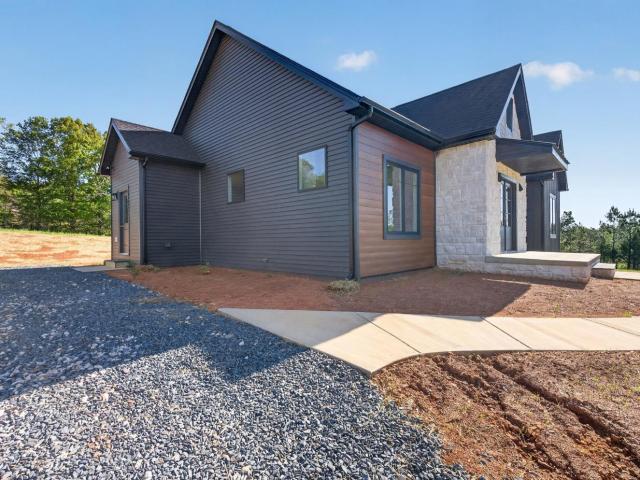9041 Stonewall Road