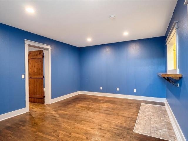 904 1/2 Main Street