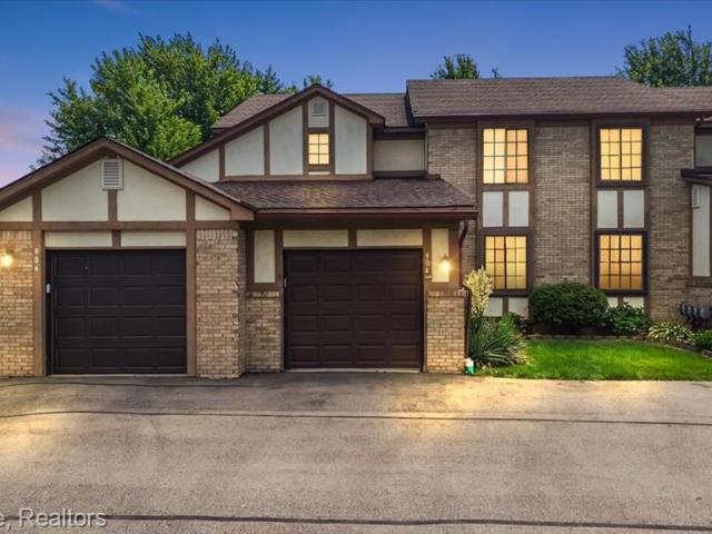 904 Country Club Drive