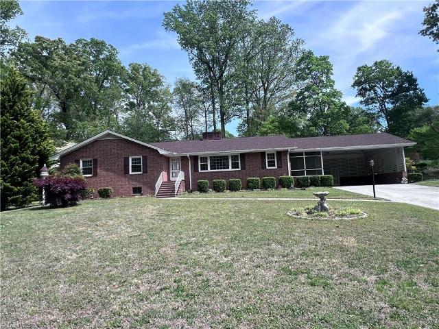 904 Blackstone Circle