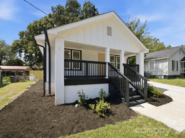904 Oakshade Avenue