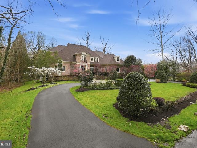 904 Mackall Ave, McLean, VA 22101 | MLS #VAFX2288