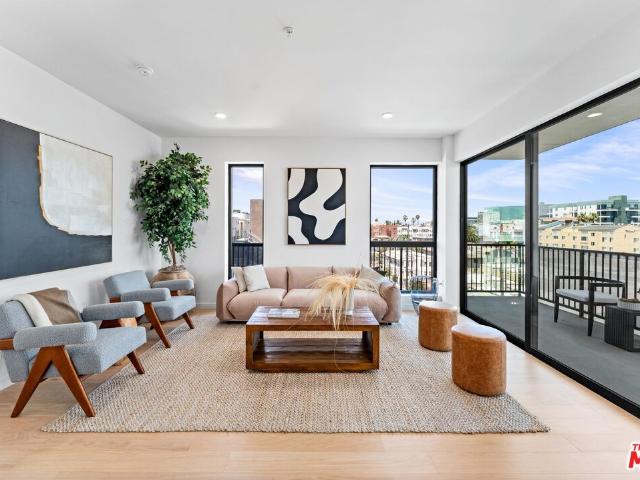 904 S New Hampshire Ave, Unit 310, Los Angeles, CA 90006 | MLS #26632