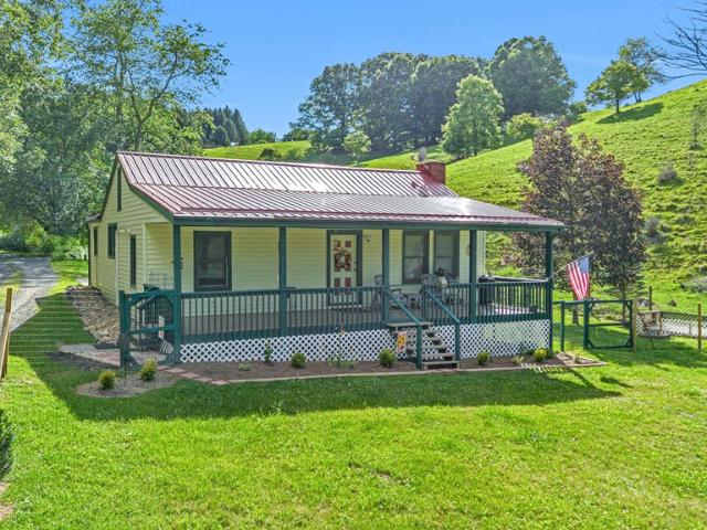 904 Roundhouse Rd