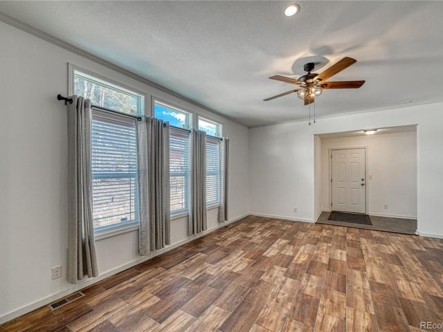 904 W 6th Street