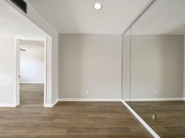 904 University Oaks Boulevard 148