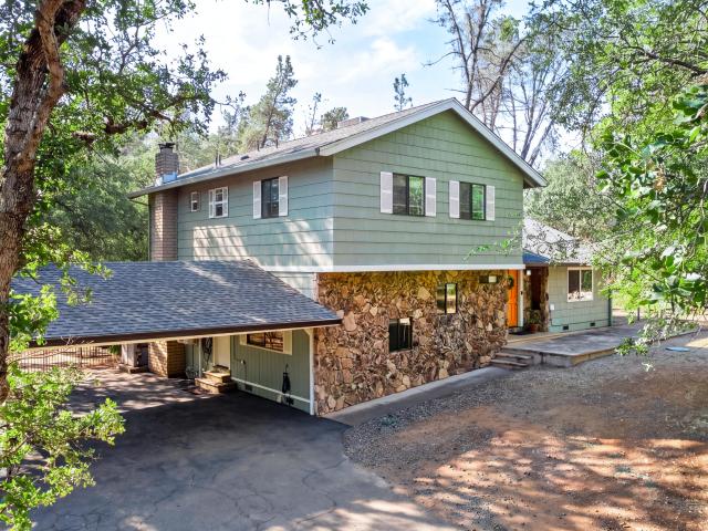 9057 Simmons Road