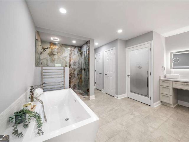 9058 Woodlake Lane