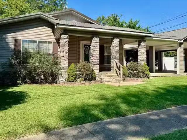 905 4TH ST SE, RED BAY, AL 35582