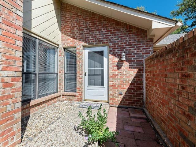905 Cedarland Boulevard
