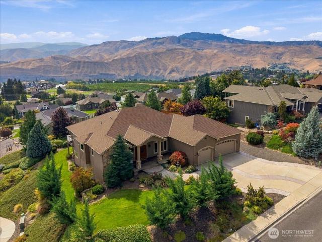 905 Golden Crest Drive