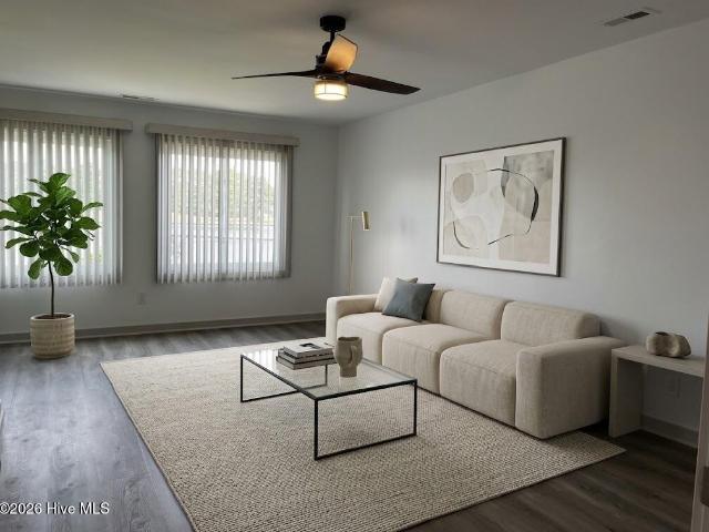 905 Grenada Court