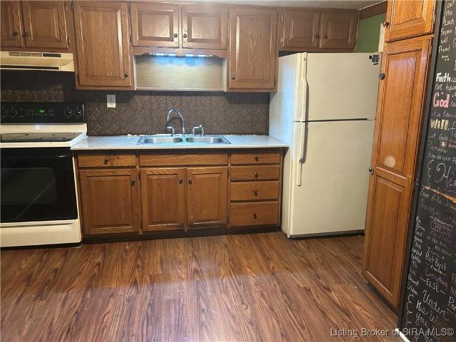 905 Locust St, Salem, IN 47167 | MLS #202508