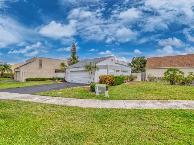 905 NW 22nd Ave, Delray Beach, FL 33445 | MLS #R11146