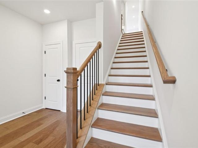 905 Shire Elm Street 24