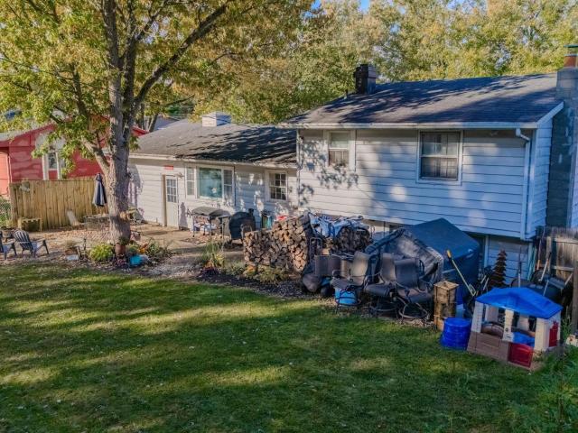 905 Sunset Dr, Wabash, IN 46992 | Compass