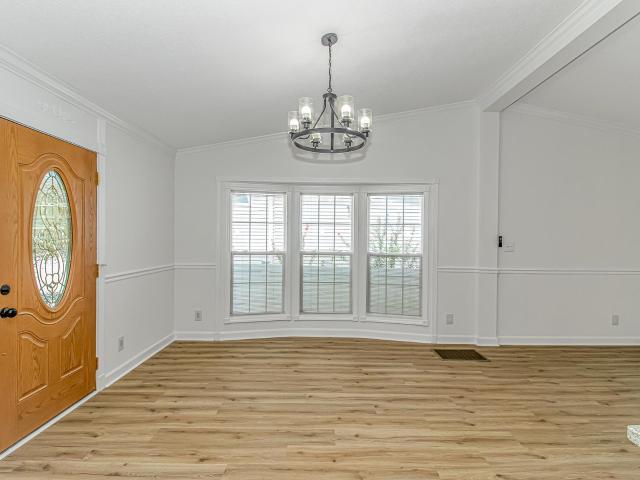 905 Palmer Dr