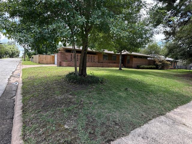 905 Persimmon Avenue
