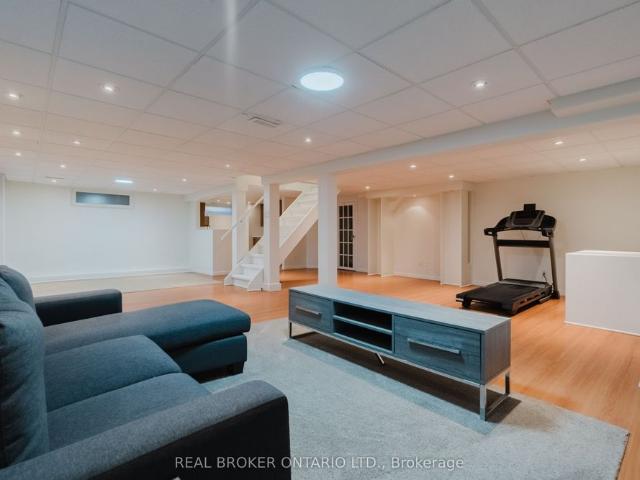 905 Plante Drive, Ottawa