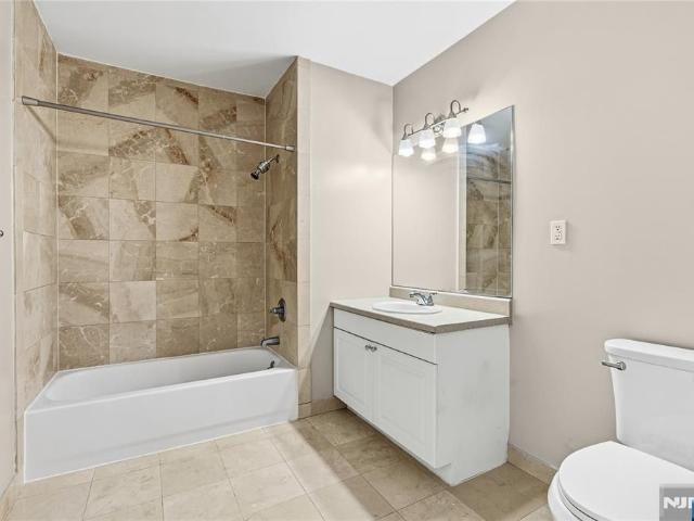 905 River Road Unit# 328, Edgewater, US, NJ