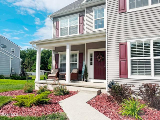 905 Ridgeview Circle