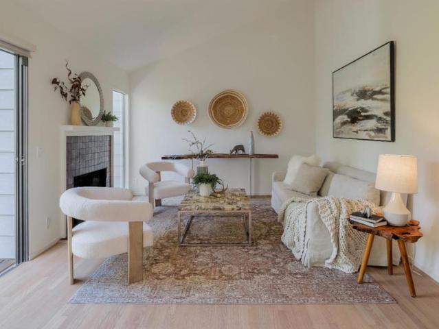 905 W Middlefield Road 918