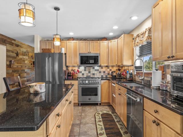 9065 th Ave