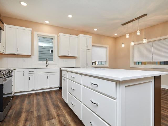 9067 Tatum Dr, West Des Moines, IA