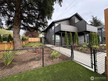 906 & 910 6th Street S